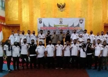 Wakapo;da Sumbar Lantik Pokdar Kamtibmas Wilayah V Sumbar