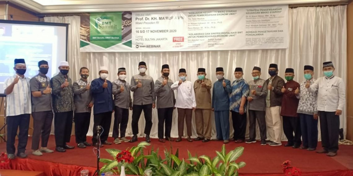 Panitia Webinar BMT Summit 2020 di Balikpapan, Senin (16/11). Foto: Zain