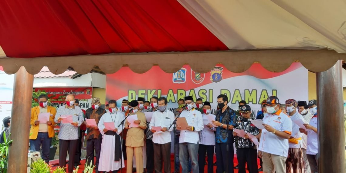 Pembacaann deklarasi bersama Pilkada Serentak 2020 damai. Foto: Istimewa