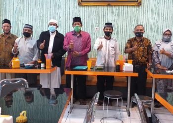 Silaturahmi akhir tahun 2020 pengurus MUI Kecamatan Balikpapan Selatan, Kamis (31/12) malam. Foto: Istimewa