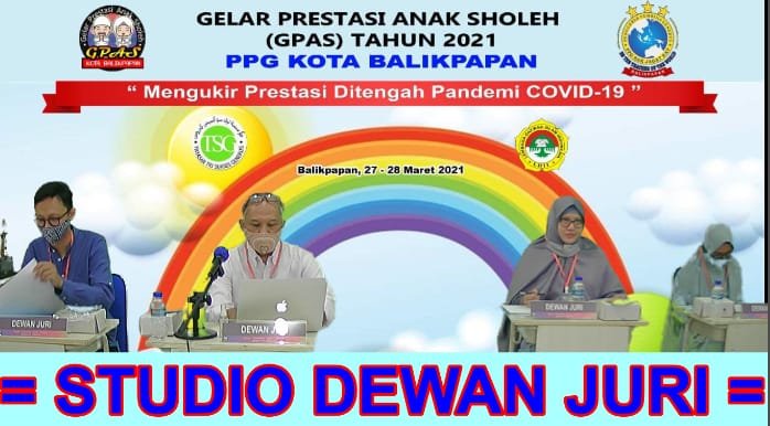 Dewan Juri profesional melakukan penilaian peserta.