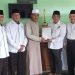 Pengurus DPD LDII Kota Balikpapan bersama Ketua Umum MUI Balikpapan Habib Mahdar di kediaman, Selasa (2/11). Foto: LINES