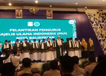 Pelantikan pengurus MUI Kota Balikpapan masa khidmat 2021-2022 di Hotel Grand Senyiur Balikpapan Sabtu (11/12).