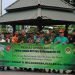 LDII bersama TNI Kodam VI Mulawarman, DLH, dan Senkom Mitra Polri dalam aksi bersih-bersih kawasan Cagar Budaya Monumen Perjuangan Rakyat (Monpera) Balikpapan, Selasa (2/2). Foto: LINES