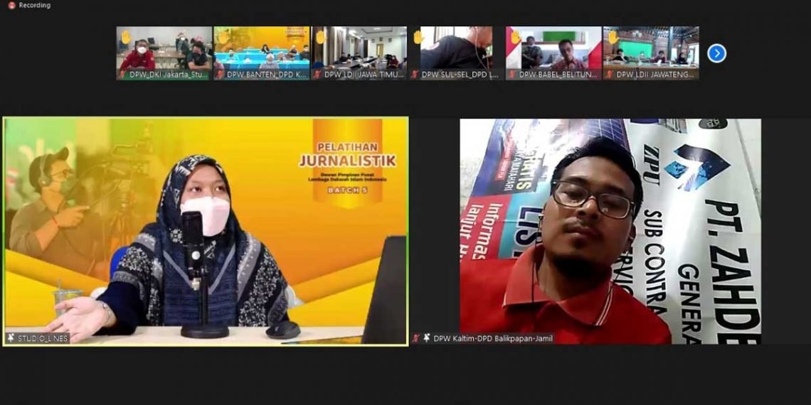 Pelatihan Jurnalistik Batch 5 yang digelar DPP LDII dan diikuti perwakilan peserta DPD LDII Kota Balikpapan, Sabtu (26/2). Foto: Zoom