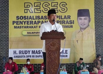 Anggota DPR RI Dapil Kalimantan Timur H. Rudy Mas'ud SE ME saat sosialisasi empat pilar kebangsaan dan menyerap aspirasi konstituen di Balikpapan, Rabu (9/3). Foto: LINES