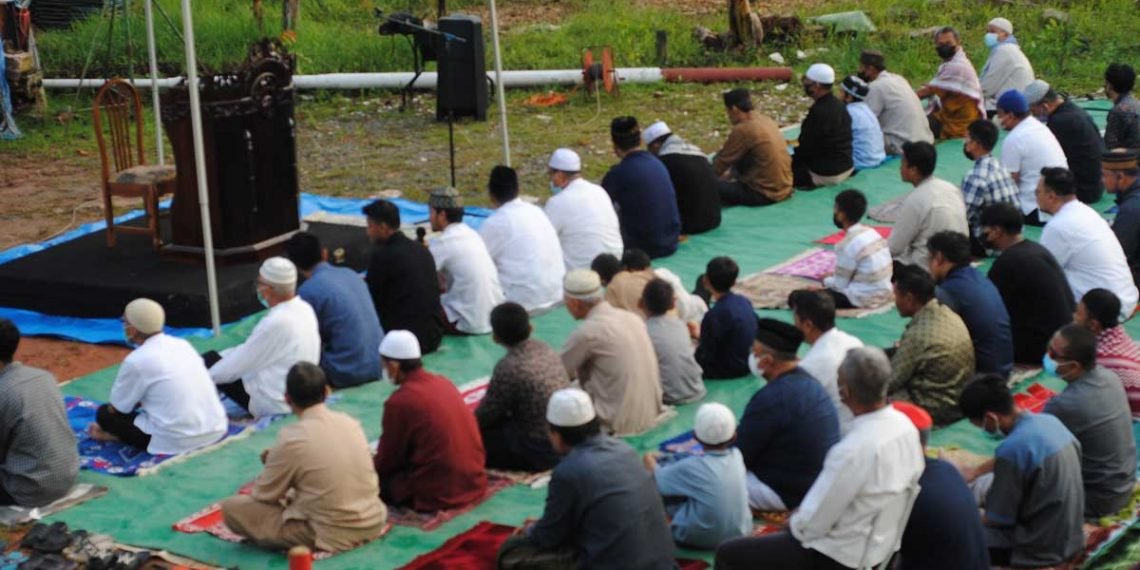 Pelaksanaan Salat Iduladha 1443 H pada 10 Juli 2022 di Halaman Masjid Al Ajwah Jalan MT Haryono Balikpapan. Foto: LINES