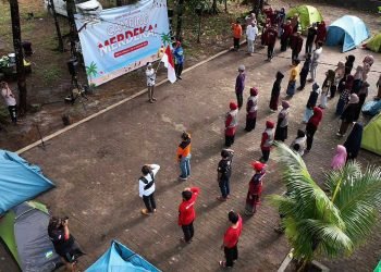 Pemuda LDII Balikpapan menggelar kegiatan Camping Merdeka memeriahkan Hari Kemerdekaan ke-77 RI di Pantai Ambalat Balikpapan, Rabu (17/8). Foto: LINES
