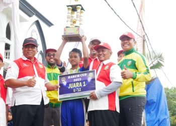FORSGI Balikpapan juara U12 dan mendapatkan penghargaan, Minggu (31/7). Foto: Istimewa