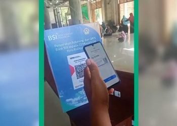 Layanan QRIS di Masjid Luhur Bairuha Balikpapan. Foto: LINES