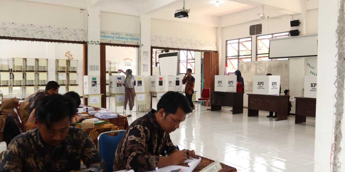 Suasana TPS 33 Kel. Gunung Sari Ulu yang bertempat di Kampung Santri Ponpes Bairuha Balikpapan, Rabu (14/2). Foto: LINES