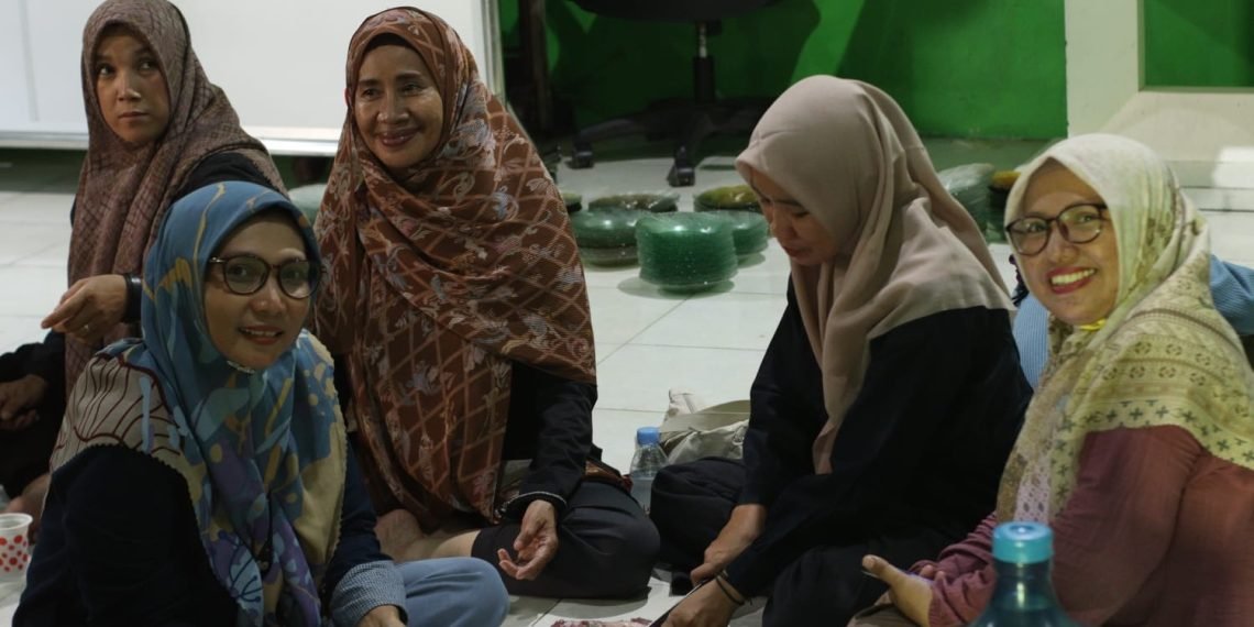 Harga Bumbu Mahal, Ibu-ibu LDII PAC Margomulyo Tetap Semangat Memasak