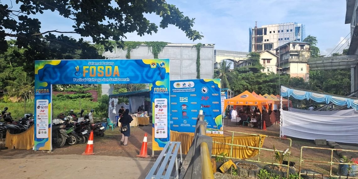 Festival Olahraga dan Seni Daerah (FOSDA) 2024. Kegiatan ini digelar selama dua hari, Sabtu (30/11) dan Minggu (1/12) di halaman Masjid Al-Ajwah, Jalan MT. Haryono RT 08 Kel. Gunung Samarinda Baru, Kec. Balikpapan Utara. Foto: LINES