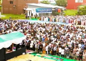 Pelaksanaan Salat Idulfitri 1 Syawal 1446 H/ Senin, 31 Maret 2025 yang berlangsung di Lap. Ponpes Bairuha. Foto: Sdm/LINES