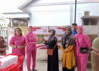 DPD LDII Balikpapan Apresiasi Sinergi dengan Polwan Polda Kaltim dalam Program “Polda Berbagi” di Masjid Baitul Izza